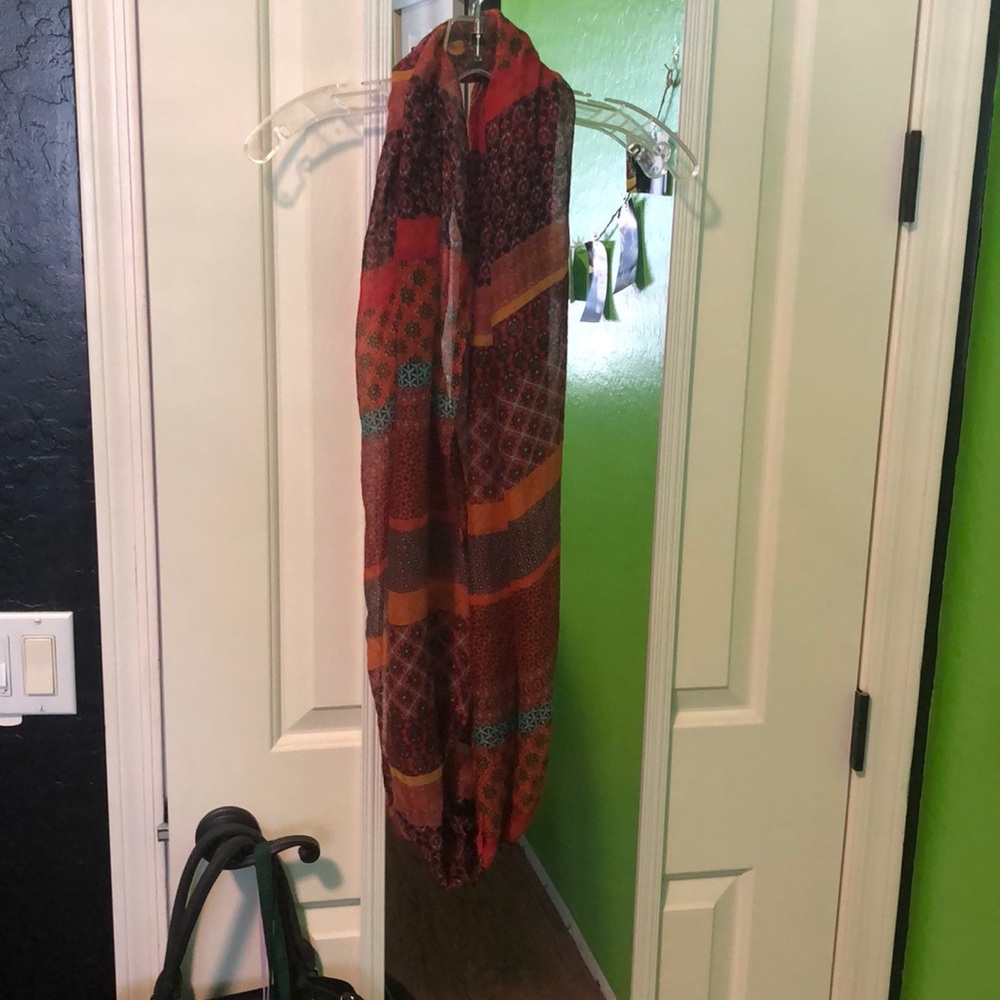 Multicolored/pattern light infinity scarf